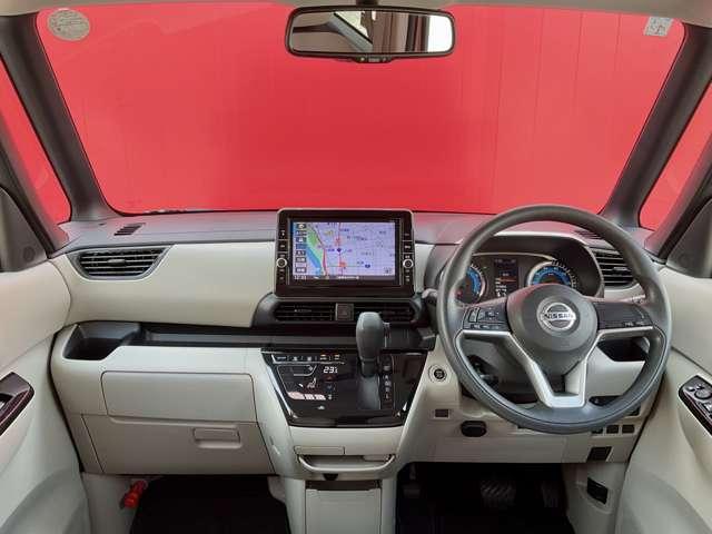 ルークス Ｘ　ワンオーナー　禁煙車　車検整備付き　純正９インチメモリーナビ（Ｂｌｕｅｔｏｏｔｈ接続・フルセグＴＶ・ＤＶＤ再生）アラウンドビューモニター　ドラレコ　ＥＴＣ　ハンズフリーオートスライドドア（4枚目）