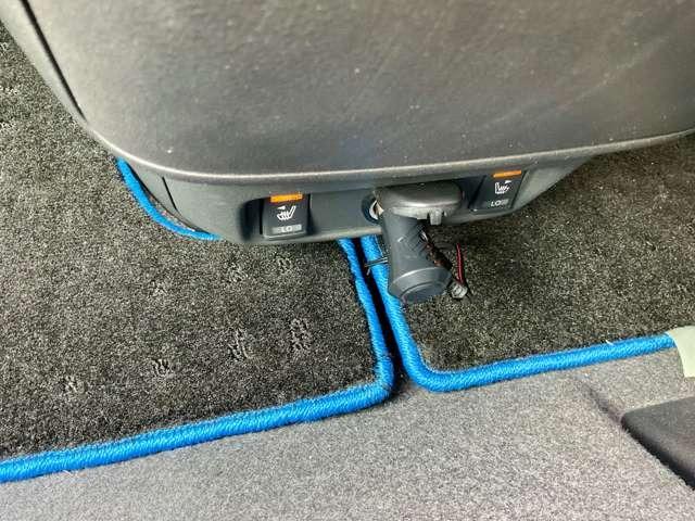 セレナ e-パワー ハイウェイスターV プロパイロット シートヒーター 車検整備付き タイヤ4本新品交換 ワンオーナー 純正9インチメモリーナビ アラウンドビューモニター ハンズフリーオートドア ETC LEDヘッドライト(10枚目)