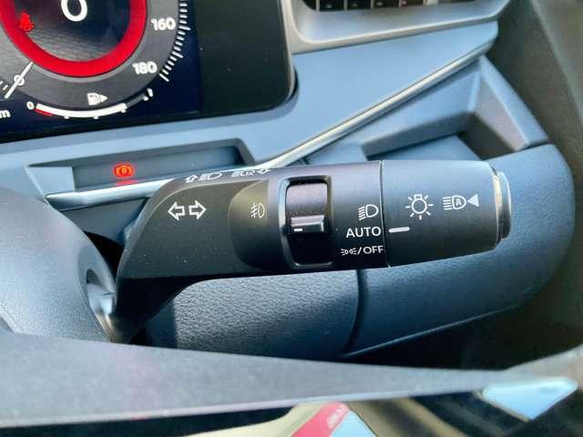 オーラ Ｇ　レザーエディション　当社社有車　本革シート　純正９インチメモリーナビ（Ｂｌｕｅｔｏｏｔｈ接続・フルセグＴＶ・ＨＤＭＩ入力対応）　アラウンドビューモニター　スマートルームミラー　ブレーキオートホールド　ＬＥＤヘッドライト（13枚目）