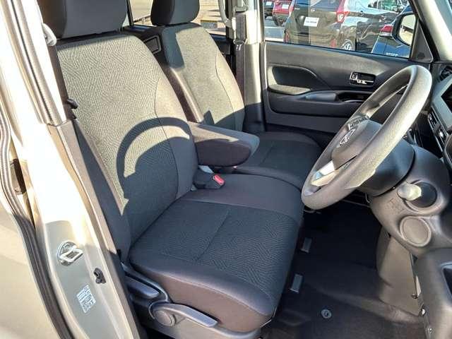 ルークス ハイウェイスター　Ｘ　雹害車　オーディオレス　全周囲モニター（ルームミラー内）　オートライト　両側ハンズフリーオートスライドドア　ＬＥＤヘッドライト　エマージェンシーブレーキ（18枚目）