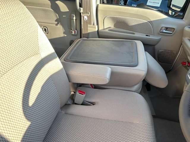 クリッパーリオ E 雹害車 4輪駆動車 オーディオレス 運転席シートヒーター リアヒーター エマージェンシーブレーキ 左側電動オートスライドドア LEDヘッドランプ フォグランプ バックソナーブザー USB&タイプC電源(16枚目)