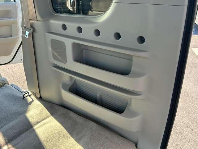 クリッパーリオ E 雹害車 4輪駆動車 オーディオレス 運転席シートヒーター リアヒーター エマージェンシーブレーキ 左側電動オートスライドドア LEDヘッドランプ フォグランプ バックソナーブザー USB&タイプC電源(20枚目)