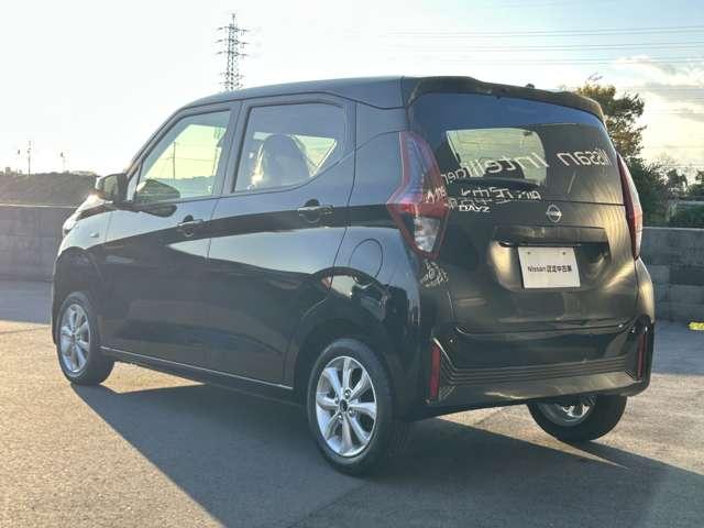 デイズ X 雹害車 オーディオレス 禁煙車 バックモニター オートライト アイドリングストップ USB電源ソケット エマージェンシーブレーキ(3枚目)