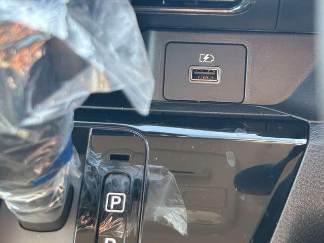 デイズ X 雹害車 オーディオレス 禁煙車 バックモニター オートライト アイドリングストップ USB電源ソケット エマージェンシーブレーキ(13枚目)