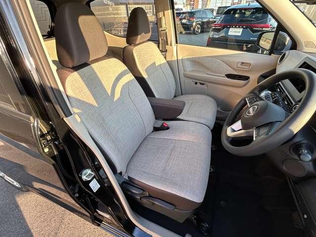 デイズ X 雹害車 オーディオレス 禁煙車 バックモニター オートライト アイドリングストップ USB電源ソケット エマージェンシーブレーキ(17枚目)