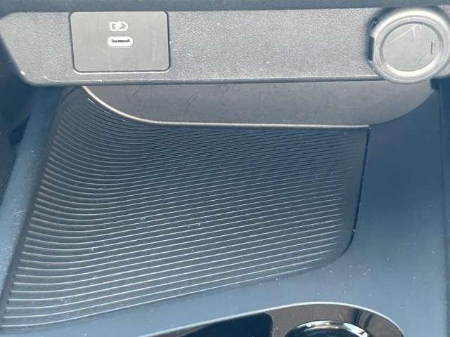 ノート Ｘ　当社社有車　禁煙車　純正ナビ　地デジフルセグ　エマージェンシーブレーキ　Ｂｌｕｅｔｏｏｔｈ対応　タイプＣ電源（10枚目）