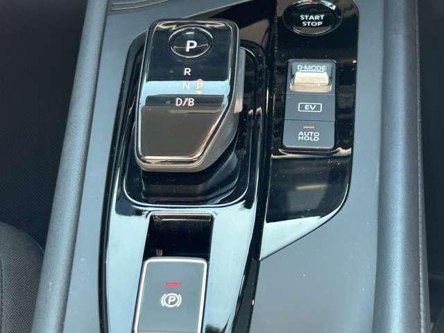 ノート Ｘ　当社社有車　禁煙車　純正ナビ　地デジフルセグ　エマージェンシーブレーキ　Ｂｌｕｅｔｏｏｔｈ対応　タイプＣ電源（11枚目）