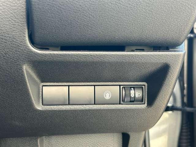 ノート Ｘ　当社社有車　禁煙車　純正ナビ　地デジフルセグ　エマージェンシーブレーキ　Ｂｌｕｅｔｏｏｔｈ対応　タイプＣ電源（13枚目）