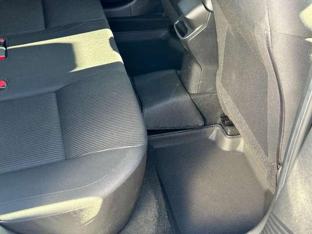 ノート Ｘ　当社社有車　禁煙車　純正ナビ　地デジフルセグ　エマージェンシーブレーキ　Ｂｌｕｅｔｏｏｔｈ対応　タイプＣ電源（17枚目）