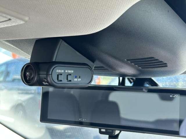 エクストレイル X e-4ORCE 90周年記念車 当社試乗車車 メーカーナビ 地デジフルセグ 全周囲モニター プロパイロット ハンドル&シートヒーター Bluetooth対応 USB&タイプC電源 ワイヤレス充電 ハンズフリー電動オートバックドア(16枚目)