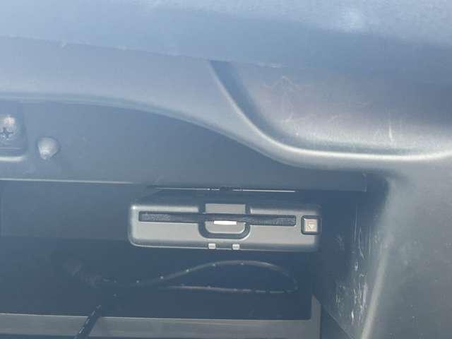 ノート e-パワー メダリスト 禁煙車 純正ナビ地デジフルセグ 全周囲モニター ETC ドラレコ クルーズコントロール LEDヘッドランプ オートライト エマージェンシーブレーキ(17枚目)