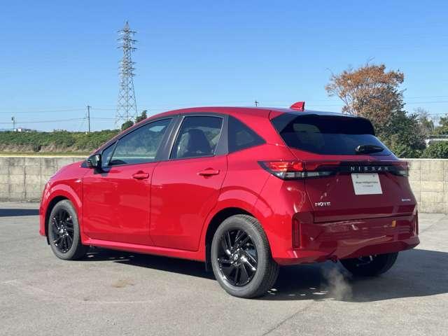 ノート 1.2 X 90周年記念車 当社社用車 純正ナビ 地デジフルセグ(3枚目)