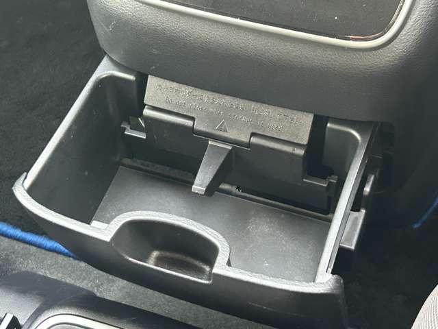 セレナ 1.2 e-POWER ハイウェイスター V 禁煙車 純正ナビ 地デジフルセグ(15枚目)