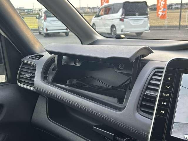 セレナ 2.0 ハイウェイスター V 禁煙車 純正ナビ 地デジフルセグ(16枚目)