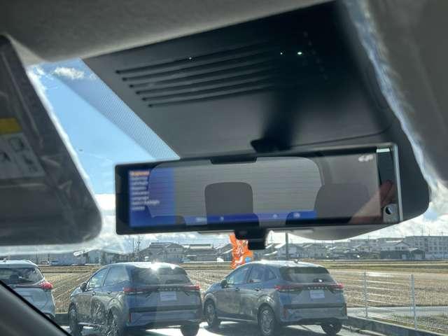 セレナ ｅ－パワー　ハイウェイスターＶ　雹害車　メーカーナビ地デジフルセグ　全周囲モニター　プロパイロット　両席電動ハンズフリーオートスライドドア　Ｂｌｕｅｔｏｏｔｈ対応　ＵＳＢ＆タイプＣ電源　ワイヤレス充電器　インテリジェントルームミラー（18枚目）