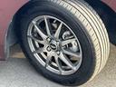 社外アルミホイールが装備されています。おしゃれは足元からですよね