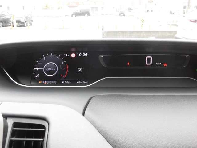 セレナ ハイウェイスターＶ　メモリーナビ　プロパイロット　アラウンドビューモニター　ドライブレコーダー　ＥＴＣ　シートヒーター　インテリジェントルームミラー　両側オートスライドドア（5枚目）