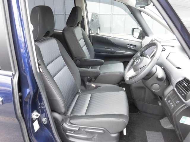 セレナ ハイウェイスターＶ　メモリーナビ　プロパイロット　アラウンドビューモニター　ドライブレコーダー　ＥＴＣ　シートヒーター　インテリジェントルームミラー　両側オートスライドドア（17枚目）