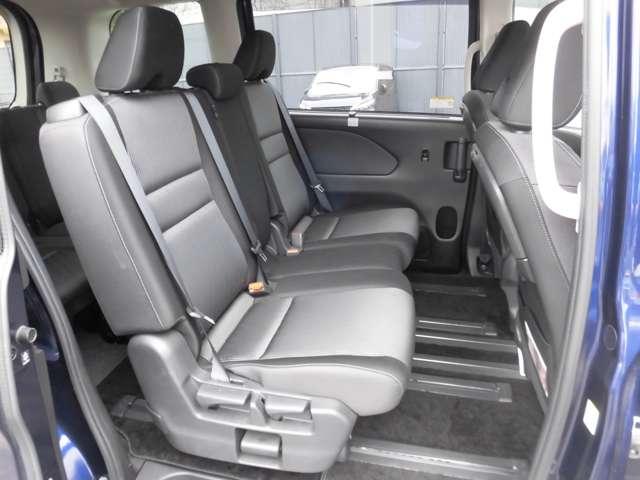 セレナ ハイウェイスターＶ　メモリーナビ　プロパイロット　アラウンドビューモニター　ドライブレコーダー　ＥＴＣ　シートヒーター　インテリジェントルームミラー　両側オートスライドドア（18枚目）