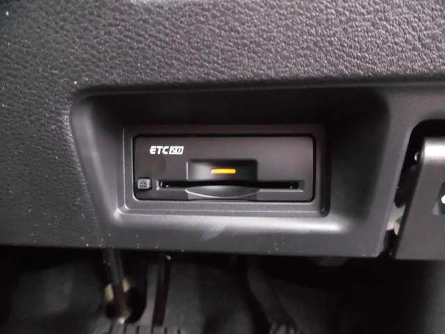 セレナ ｅ－４ＯＲＣＥ　ハイウェイスターＶ　当社社有車　店頭販売限定　メーカーナビ　プロパイロット　シートヒーター　フルセグ　ブルートゥースオーディオ　ドライブレコーダー　ＥＴＣ（12枚目）