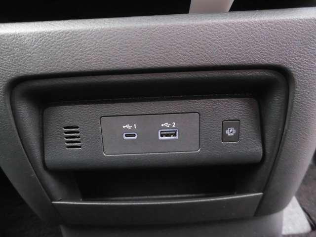 セレナ ｅ－４ＯＲＣＥ　ハイウェイスターＶ　当社社有車　店頭販売限定　メーカーナビ　プロパイロット　シートヒーター　フルセグ　ブルートゥースオーディオ　ドライブレコーダー　ＥＴＣ（13枚目）