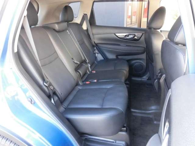 エクストレイル ２．０　２０Ｘ　２列車　４ＷＤ　メモリーナビ　全周囲カメラ（17枚目）