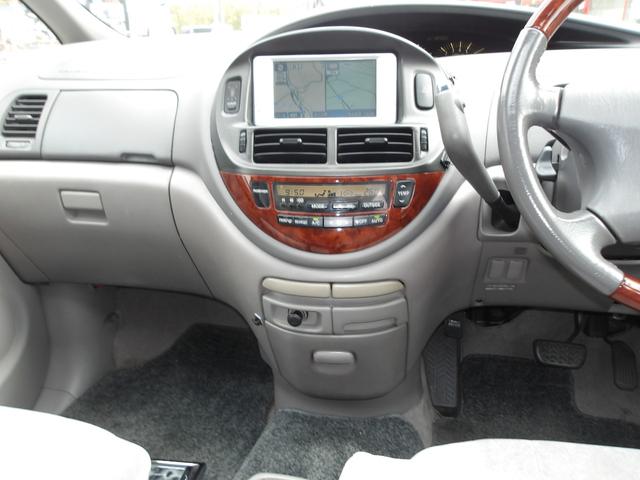 エスティマＬ Ｇ　ツインムーンルーフ　Ｖ６／３０００　回転シート　８人乗　ナビ／ＡＭ／ＦＭ／ＣＤチューナー　ＥＴＣ　ＵＶ＆プライバシーガラス　Ｗエアコン　キーレス　ウッドコンビハンドル　チルトステアリング　アームレスト（5枚目）