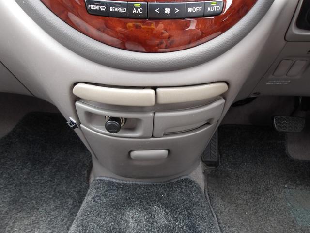 エスティマＬ Ｇ　ツインムーンルーフ　Ｖ６／３０００　回転シート　８人乗　ナビ／ＡＭ／ＦＭ／ＣＤチューナー　ＥＴＣ　ＵＶ＆プライバシーガラス　Ｗエアコン　キーレス　ウッドコンビハンドル　チルトステアリング　アームレスト（26枚目）