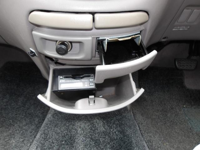 エスティマＬ Ｇ　ツインムーンルーフ　Ｖ６／３０００　回転シート　８人乗　ナビ／ＡＭ／ＦＭ／ＣＤチューナー　ＥＴＣ　ＵＶ＆プライバシーガラス　Ｗエアコン　キーレス　ウッドコンビハンドル　チルトステアリング　アームレスト（28枚目）