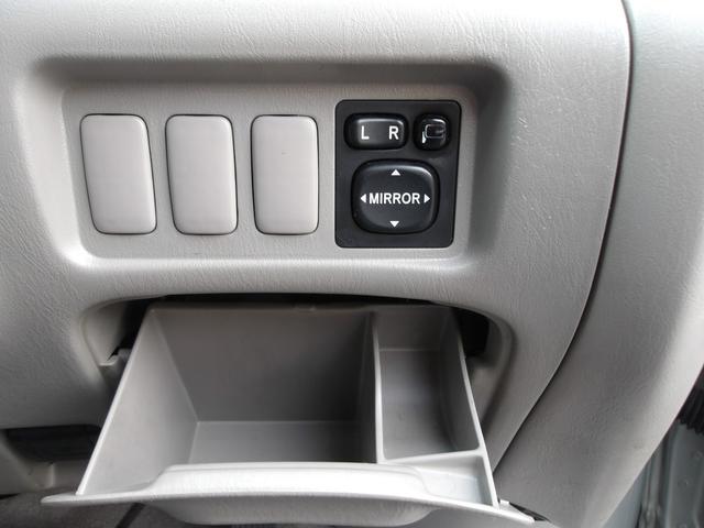 エスティマＬ Ｇ　ツインムーンルーフ　Ｖ６／３０００　回転シート　８人乗　ナビ／ＡＭ／ＦＭ／ＣＤチューナー　ＥＴＣ　ＵＶ＆プライバシーガラス　Ｗエアコン　キーレス　ウッドコンビハンドル　チルトステアリング　アームレスト（34枚目）