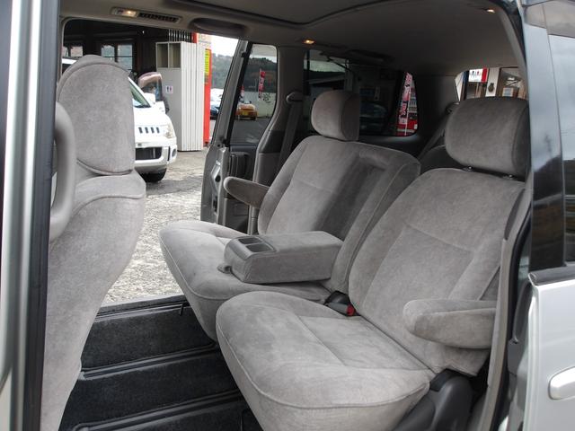 エスティマＬ Ｇ　ツインムーンルーフ　Ｖ６／３０００　回転シート　８人乗　ナビ／ＡＭ／ＦＭ／ＣＤチューナー　ＥＴＣ　ＵＶ＆プライバシーガラス　Ｗエアコン　キーレス　ウッドコンビハンドル　チルトステアリング　アームレスト（42枚目）