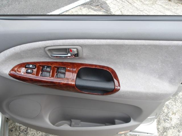 エスティマＬ Ｇ　ツインムーンルーフ　Ｖ６／３０００　回転シート　８人乗　ナビ／ＡＭ／ＦＭ／ＣＤチューナー　ＥＴＣ　ＵＶ＆プライバシーガラス　Ｗエアコン　キーレス　ウッドコンビハンドル　チルトステアリング　アームレスト（45枚目）