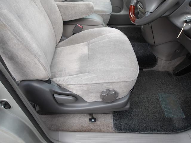 エスティマＬ Ｇ　ツインムーンルーフ　Ｖ６／３０００　回転シート　８人乗　ナビ／ＡＭ／ＦＭ／ＣＤチューナー　ＥＴＣ　ＵＶ＆プライバシーガラス　Ｗエアコン　キーレス　ウッドコンビハンドル　チルトステアリング　アームレスト（49枚目）