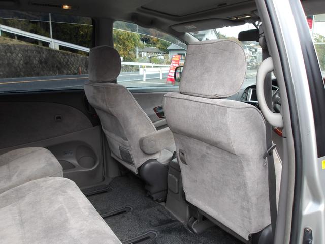 エスティマＬ Ｇ　ツインムーンルーフ　Ｖ６／３０００　回転シート　８人乗　ナビ／ＡＭ／ＦＭ／ＣＤチューナー　ＥＴＣ　ＵＶ＆プライバシーガラス　Ｗエアコン　キーレス　ウッドコンビハンドル　チルトステアリング　アームレスト（52枚目）