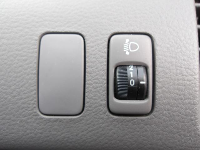 エスティマＬ Ｇ　ツインムーンルーフ　Ｖ６／３０００　回転シート　８人乗　ナビ／ＡＭ／ＦＭ／ＣＤチューナー　ＥＴＣ　ＵＶ＆プライバシーガラス　Ｗエアコン　キーレス　ウッドコンビハンドル　チルトステアリング　アームレスト（57枚目）