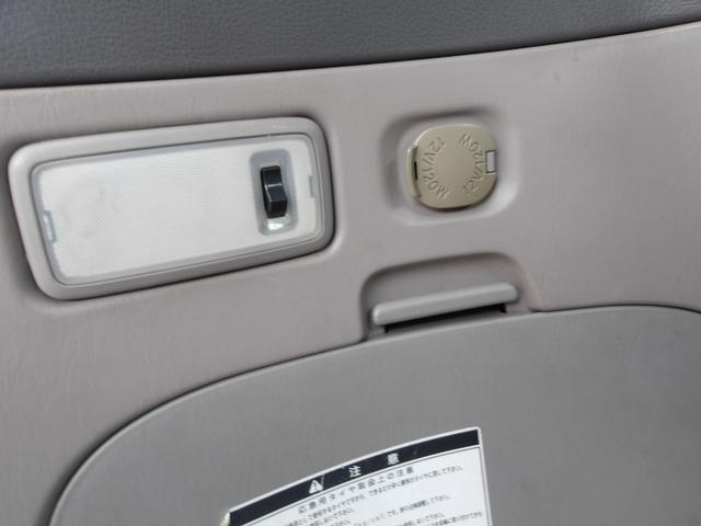 エスティマＬ Ｇ　ツインムーンルーフ　Ｖ６／３０００　回転シート　８人乗　ナビ／ＡＭ／ＦＭ／ＣＤチューナー　ＥＴＣ　ＵＶ＆プライバシーガラス　Ｗエアコン　キーレス　ウッドコンビハンドル　チルトステアリング　アームレスト（61枚目）