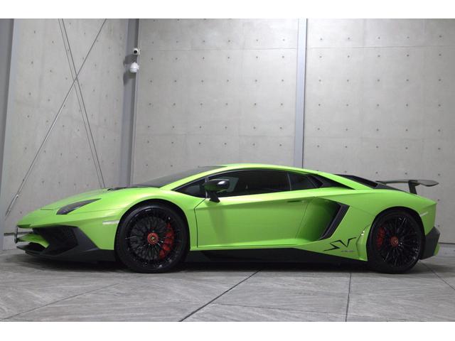 アヴェンタドール SV LP750-4 鍛造Dianthus光沢黒20/21インチホイール リアエアーインテークマットカーボン インテリアカーボンパッケージ スポーツバケットシート マルチファンクションステアリング(4枚目)