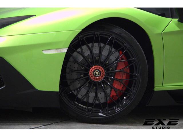 アヴェンタドール SV LP750-4 鍛造Dianthus光沢黒20/21インチホイール リアエアーインテークマットカーボン インテリアカーボンパッケージ スポーツバケットシート マルチファンクションステアリング(6枚目)