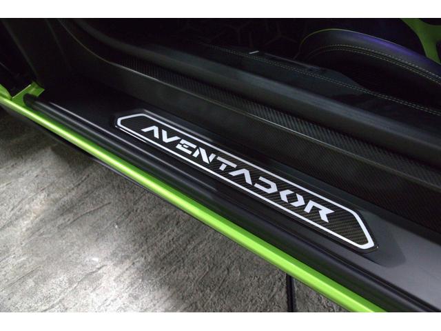 アヴェンタドール SV LP750-4 鍛造Dianthus光沢黒20/21インチホイール リアエアーインテークマットカーボン インテリアカーボンパッケージ スポーツバケットシート マルチファンクションステアリング(12枚目)