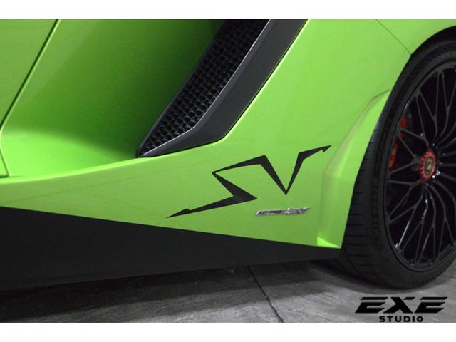 アヴェンタドール SV LP750-4 鍛造Dianthus光沢黒20/21インチホイール リアエアーインテークマットカーボン インテリアカーボンパッケージ スポーツバケットシート マルチファンクションステアリング(15枚目)