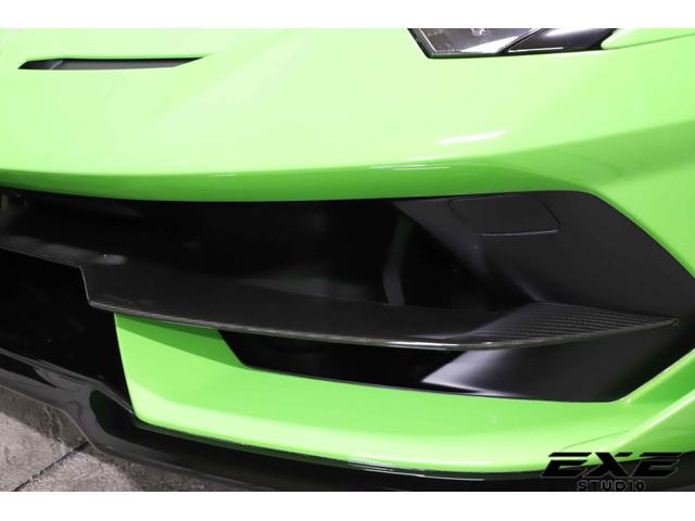 アヴェンタドール ＳＶＪ　カーボンＥｘｔ．Ｄｅｔａｉｌｓ／Ｙボンネット／エアインテーク／ミラーハウジン／ロッカーカバー／エンジンディテール　ＳＶＪロゴペイント　スタイル＆トラベルパッケージ　ビシビリティａｎｄライトパッケージ（12枚目）