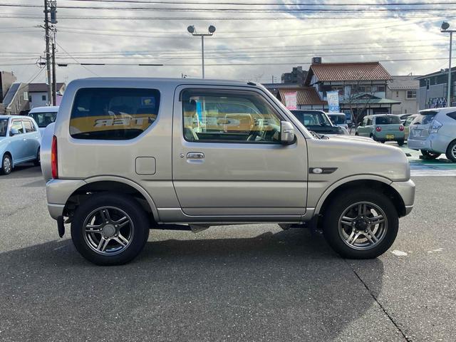 ジムニー ランドベンチャー　４ＷＤ　ＥＴＣ　ナビ　ＴＶ　キーレスエントリー　電動格納ミラー　シートヒーター　ＡＴ　ＡＢＳ　ＣＤ　ＵＳＢ　ミュージックプレイヤー接続可　アルミホイール　衝突安全ボディ　エアコン　パワーウィンドウ（14枚目）