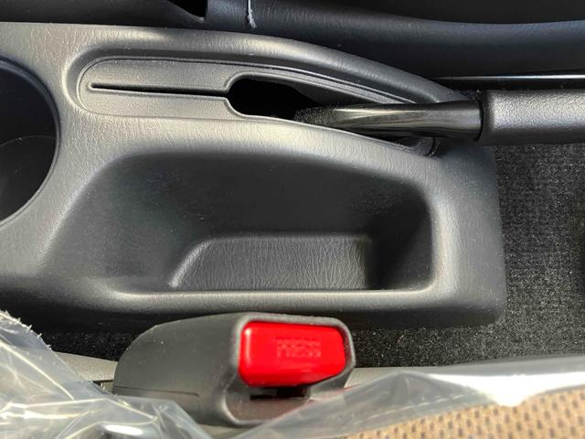 ジムニー ランドベンチャー　４ＷＤ　ＥＴＣ　ナビ　ＴＶ　キーレスエントリー　電動格納ミラー　シートヒーター　ＡＴ　ＡＢＳ　ＣＤ　ＵＳＢ　ミュージックプレイヤー接続可　アルミホイール　衝突安全ボディ　エアコン　パワーウィンドウ（51枚目）