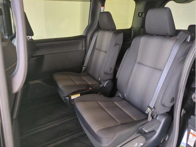 ヴォクシー ＺＳ　煌ＩＩ　両側電動スライド　衝突軽減ブレーキ　純正ナビ　車線逸脱警報　障害物センサー　バックカメラ　クルコン　ワンオーナー　７人乗り　ＢＴオーディオ　ＵＳＢ接続　ＬＥＤライト　ドラレコ　ＥＴＣ（10枚目）