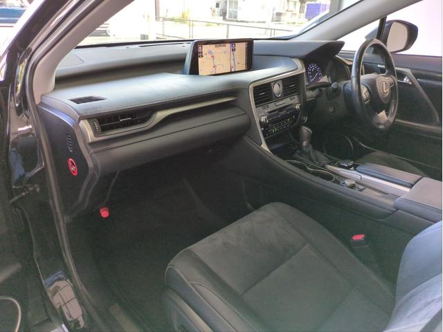 ＲＸ ＲＸ２００ｔ　衝突軽減装置　追従クルコン　純正ナビ　電動リアゲート　ＥＴＣ２．０　レーンアシスト　バック・サイドカメラ　電動シート　ハーフレザーシート　ＬＥＤライト　ターボ　ＢＴオーディオ　ＵＳＢ接続　純正アルミ（8枚目）