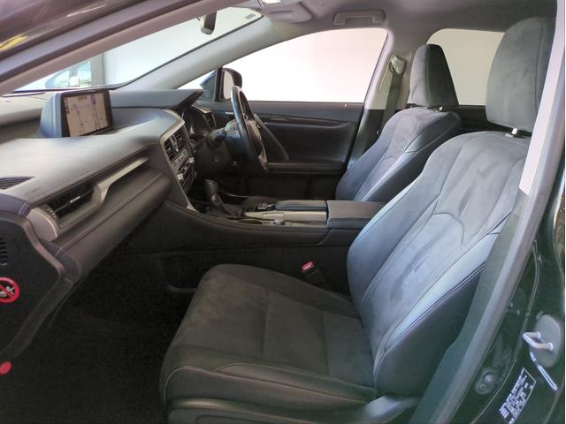 ＲＸ ＲＸ２００ｔ　衝突軽減装置　追従クルコン　純正ナビ　電動リアゲート　ＥＴＣ２．０　レーンアシスト　バック・サイドカメラ　電動シート　ハーフレザーシート　ＬＥＤライト　ターボ　ＢＴオーディオ　ＵＳＢ接続　純正アルミ（9枚目）