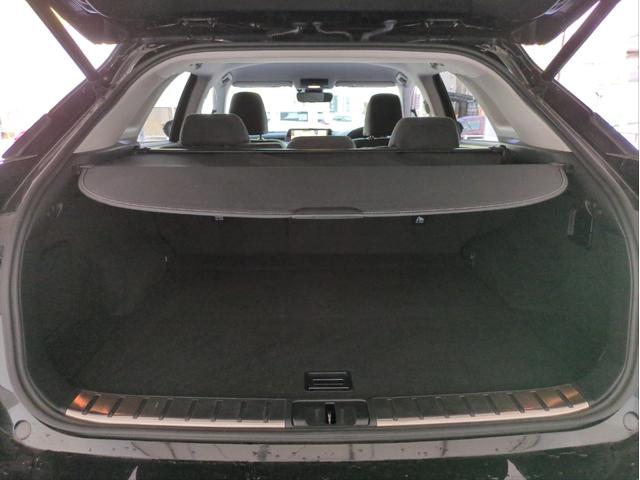 ＲＸ ＲＸ２００ｔ　衝突軽減装置　追従クルコン　純正ナビ　電動リアゲート　ＥＴＣ２．０　レーンアシスト　バック・サイドカメラ　電動シート　ハーフレザーシート　ＬＥＤライト　ターボ　ＢＴオーディオ　ＵＳＢ接続　純正アルミ（11枚目）