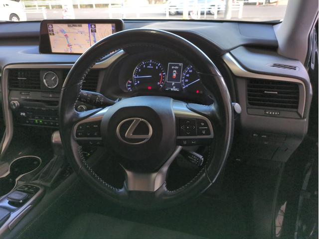 ＲＸ ＲＸ２００ｔ　衝突軽減装置　追従クルコン　純正ナビ　電動リアゲート　ＥＴＣ２．０　レーンアシスト　バック・サイドカメラ　電動シート　ハーフレザーシート　ＬＥＤライト　ターボ　ＢＴオーディオ　ＵＳＢ接続　純正アルミ（12枚目）