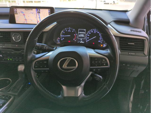 ＲＸ ＲＸ２００ｔ　衝突軽減装置　追従クルコン　純正ナビ　電動リアゲート　ＥＴＣ２．０　レーンアシスト　バック・サイドカメラ　電動シート　ハーフレザーシート　ＬＥＤライト　ターボ　ＢＴオーディオ　ＵＳＢ接続　純正アルミ（13枚目）