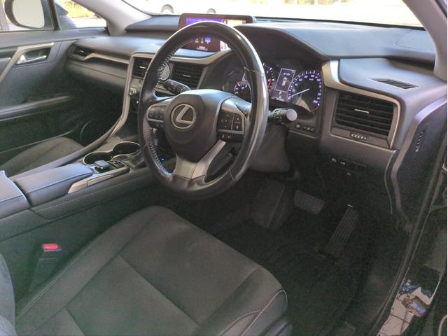 ＲＸ ＲＸ２００ｔ　衝突軽減装置　追従クルコン　純正ナビ　電動リアゲート　ＥＴＣ２．０　レーンアシスト　バック・サイドカメラ　電動シート　ハーフレザーシート　ＬＥＤライト　ターボ　ＢＴオーディオ　ＵＳＢ接続　純正アルミ（24枚目）